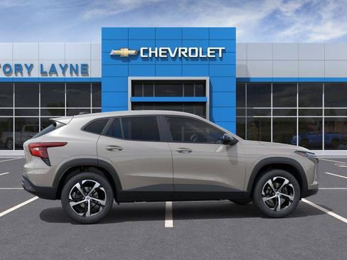 New 2026 Chevrolet Trax RS FWD image 5