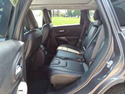 Used 2021 Jeep Cherokee Limited AWD/4WD image 25