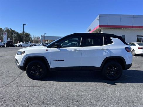 Used 2023 Jeep Compass Trailhawk image 6