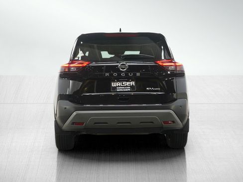 Used 2021 Nissan Rogue SV image 4