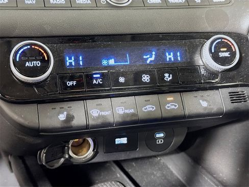 Used 2024 Hyundai Elantra Limited image 14