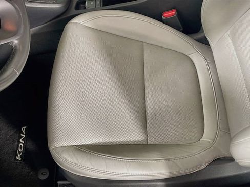 Used 2022 Hyundai Kona Limited FWD image 21