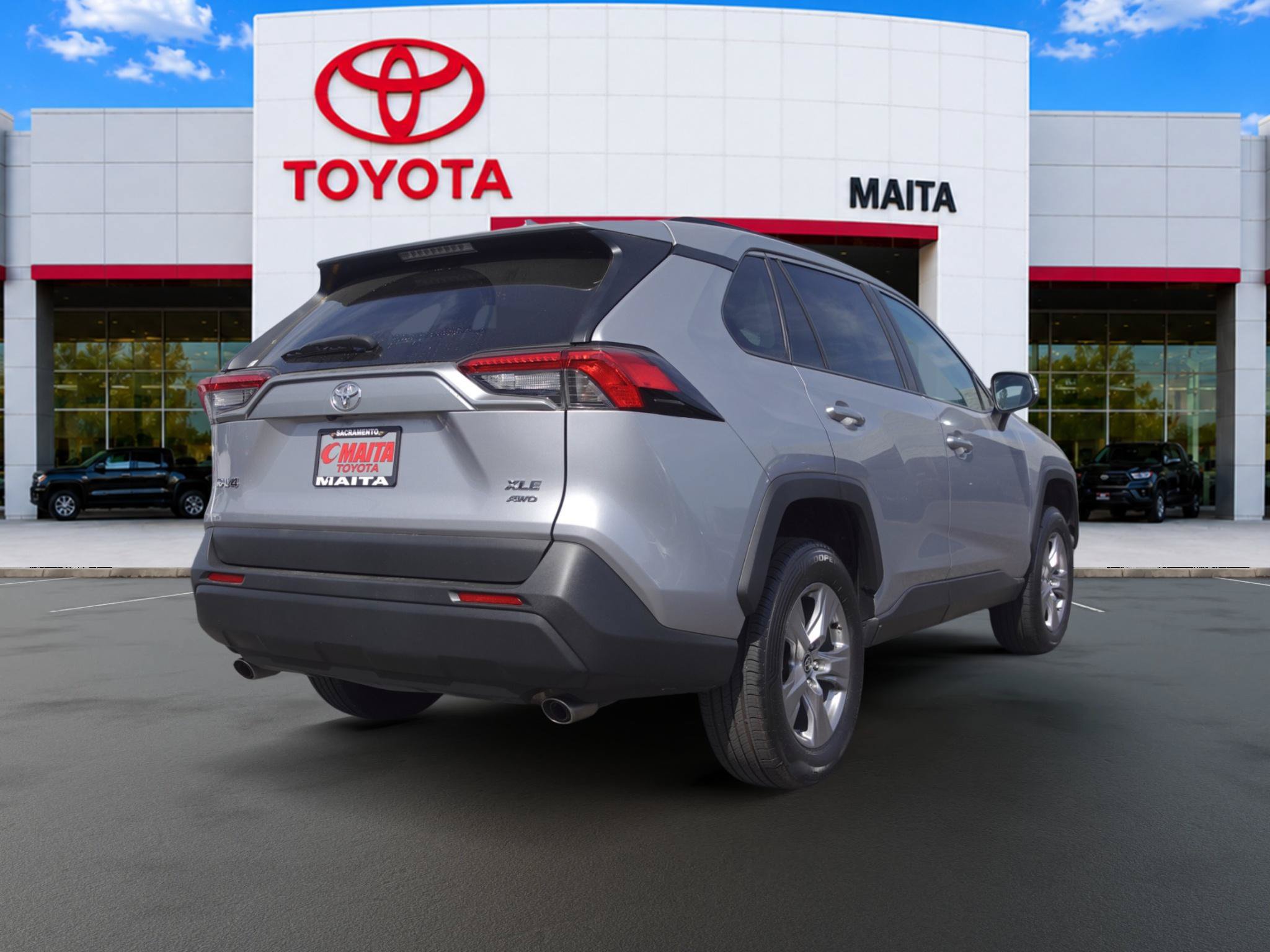 Certified 2022 Toyota RAV4 XLE w/ XLE Grade Weather Package AWD/4WD image 3