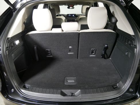 Certified 2024 MAZDA CX-90 Plug-In Hybrid w/ Preferred AWD/4WD image 18