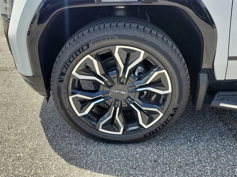 New 2025 GMC Sierra EV Denali image 3