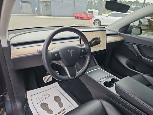 Used 2022 Tesla Model Y Performance image 20