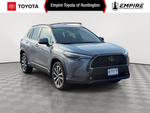 Used 2024 Toyota Corolla Cross XLE w/ Convenience Package AWD/4WD image 1