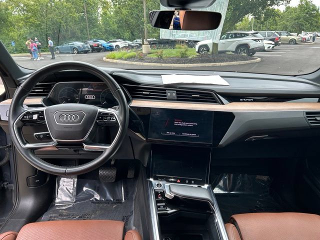 Used 2024 Audi Q8 e-tron Prestige w/ Prestige Package AWD/4WD image 14