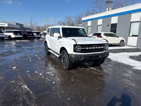 Used 2025 Ford Bronco Outer Banks image 1