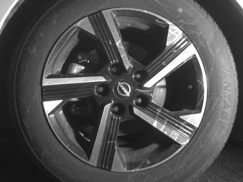 Used 2025 Nissan Sentra SV image 12