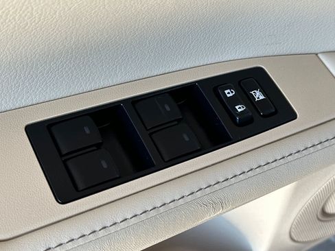 Used 2014 Lexus ES 300h w/ Luxury Package w/Bamboo Trim FWD image 13