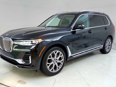 Used 2022 BMW X7 xDrive40i w/ Premium Package AWD/4WD image 3