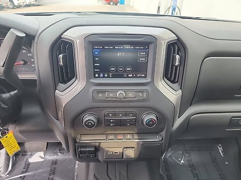 Used 2021 Chevrolet Silverado 1500 Custom AWD/4WD image 18