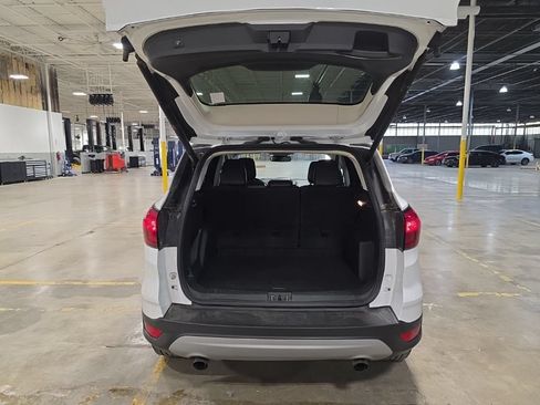 Used 2019 Ford Escape SEL AWD/4WD image 16