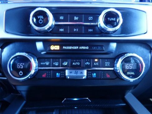 Used 2022 Ford F350 Platinum image 34