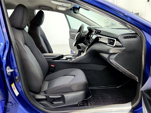 Certified 2018 Toyota Camry LE w/ Convenience Package image 14