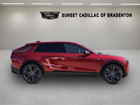 New 2025 Cadillac Lyriq Sport image 8