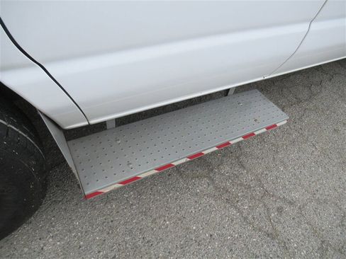 Used 2014 Ford E-250 and Econoline 250 Extended w/ Power Group image 32