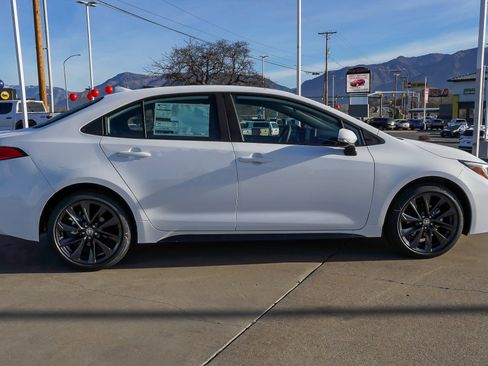 New 2026 Toyota Corolla SE image 9