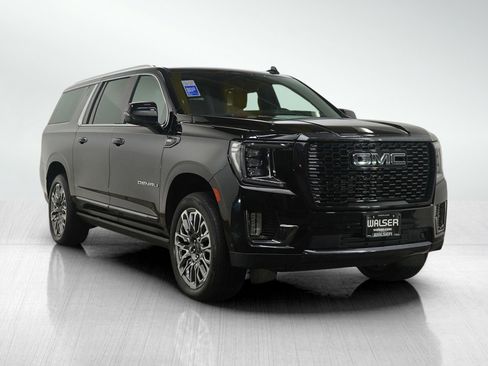 Used 2023 GMC Yukon XL Denali Ultimate image 7