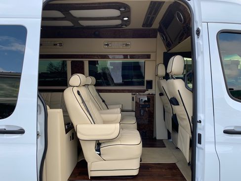 Used 2020 Mercedes-Benz Sprinter 2500 image 11