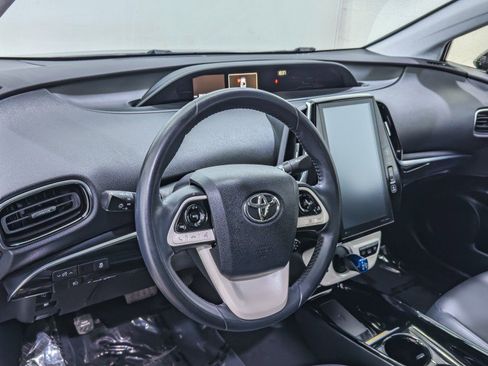 Used 2017 Toyota Prius Prime Premium image 13
