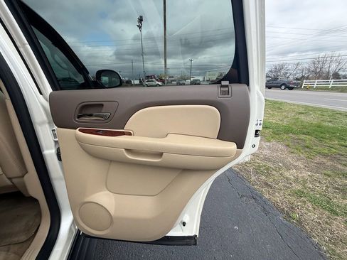 Used 2011 GMC Yukon SLT w/ SLT-2 Equipment Package image 21