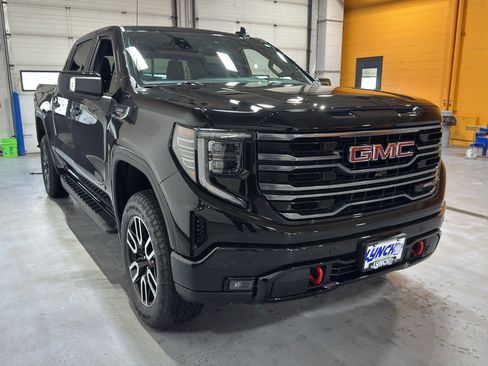 Used 2025 GMC Sierra 1500 AT4 w/ AT4 Premium Package AWD/4WD image 7