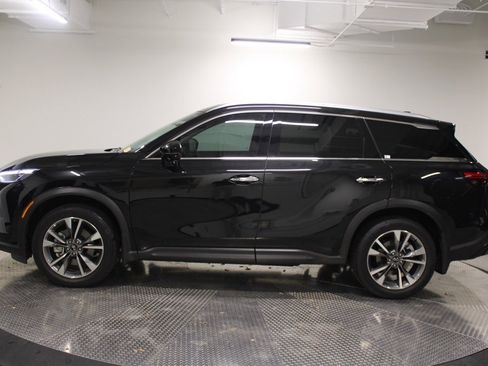 Certified 2025 INFINITI QX60 Luxe w/ Vision Package image 2