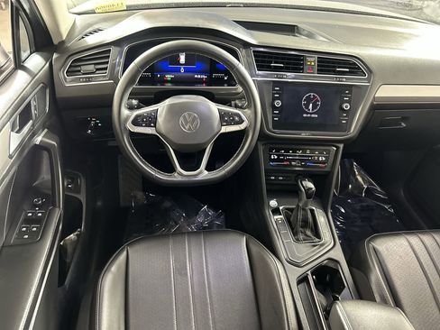 Used 2022 Volkswagen Tiguan SE image 21