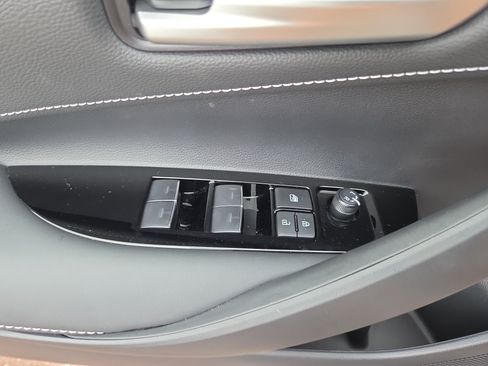 Certified 2025 Toyota Corolla SE FWD image 25