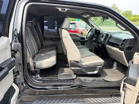 Used 2016 Ford F150 XL w/ Equipment Group 101A Mid AWD/4WD image 16