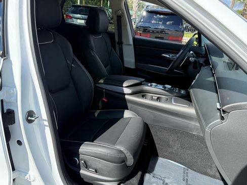 Used 2025 Genesis GV70 2.5T w/ Advanced Package image 26