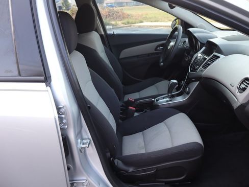 Used 2016 Chevrolet Cruze LS FWD image 22