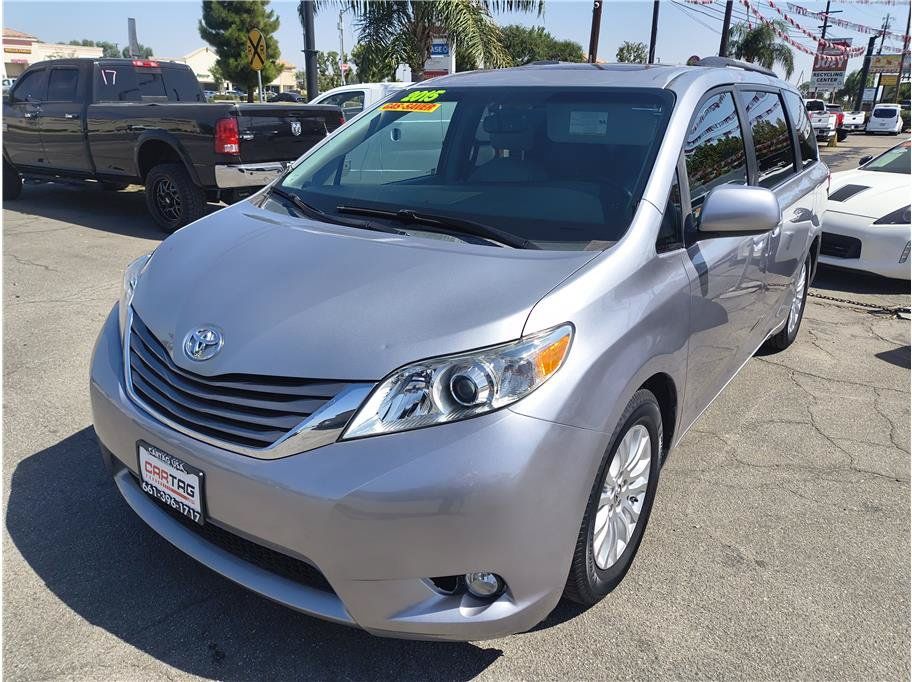 Used 2015 Toyota Sienna XLE FWD image 19