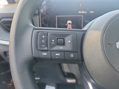 Certified 2025 Nissan Kicks SV FWD image 25