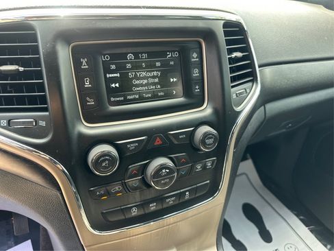 Used 2016 Jeep Grand Cherokee Laredo w/ Quick Order Package 23E AWD/4WD image 23