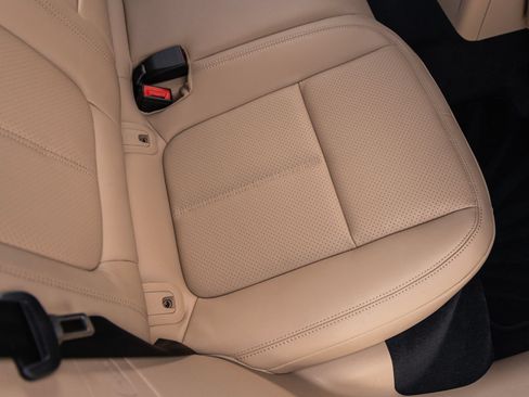 Certified 2026 Porsche Macan S AWD/4WD image 37