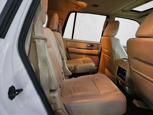 Used 2016 Ford Expedition Limited w/ Equipment Group 301A RWD image 17