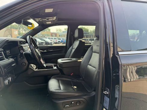Used 2022 GMC Yukon XL Denali AWD/4WD image 7