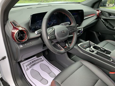 Used 2026 Chevrolet Equinox RS FWD image 30