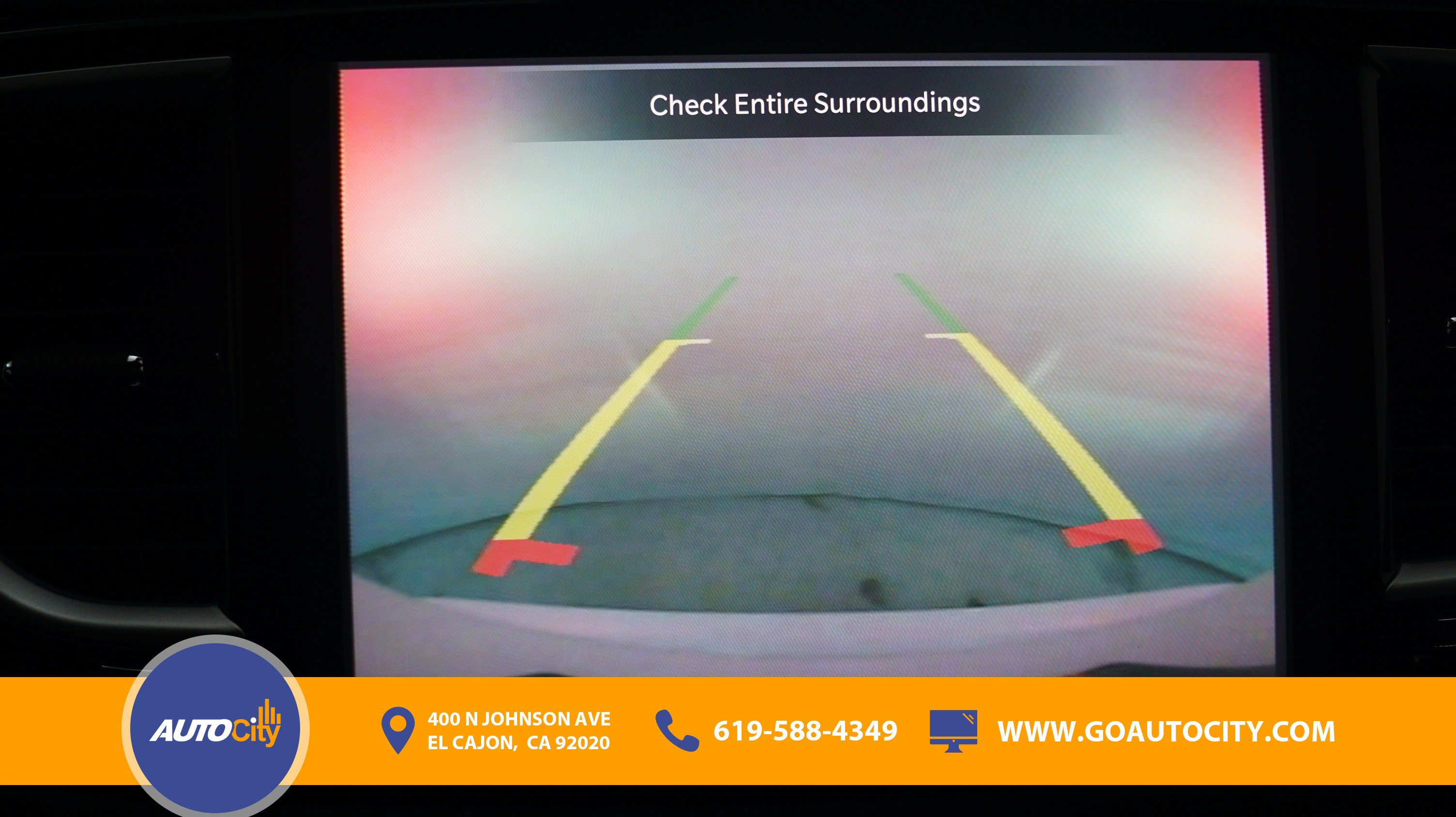 Used 2024 Chrysler Pacifica Touring-L FWD image 11