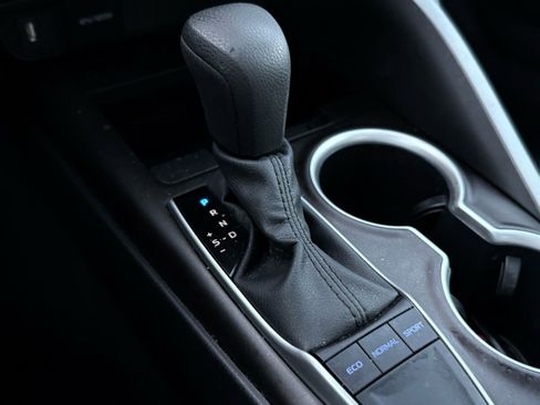 Used 2024 Toyota Camry LE w/ Convenience Package image 24