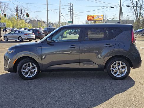 Used 2024 Kia Soul LX w/ Option Group 015 image 4
