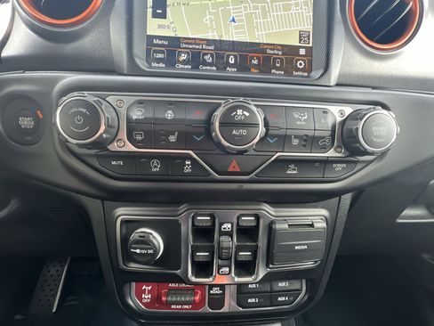 Used 2023 Jeep Gladiator Mojave w/ LED Lighting Group image 21