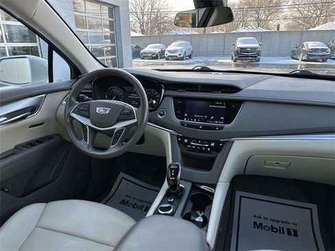 Used 2020 Cadillac XT5 Premium Luxury image 32