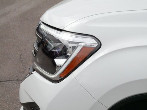 Used 2025 Volkswagen Atlas SEL Premium R-Line image 16