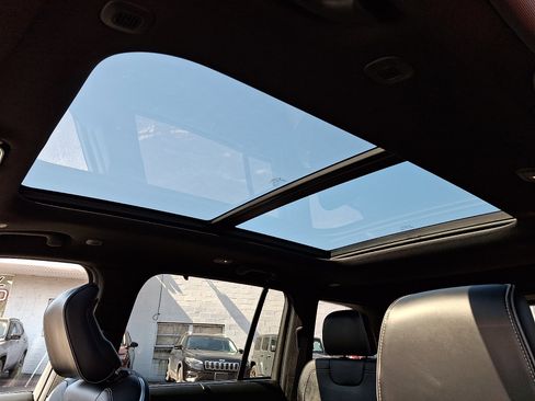 Certified 2022 Jeep Grand Cherokee Overland w/ Luxury Tech Group IV image 16