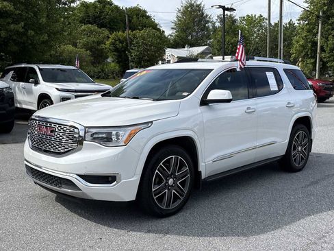 Used 2018 GMC Acadia Denali w/ Technology Package AWD/4WD image 2
