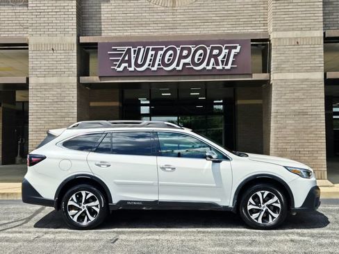 Used 2020 Subaru Outback Touring XT AWD/4WD image 4